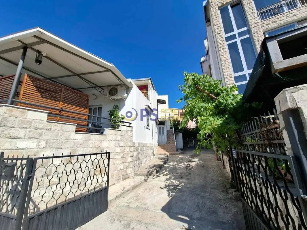 Sale, three bedroom apartment, 122m², Bar, Crna Gora