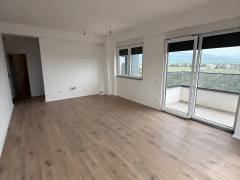 Sale, two bedroom apartment, 80m², Velika Plaža, Ulcinj - image 2