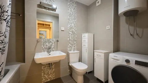 Prodaja, jednosoban stan, 61m², Morinj, Kotor - image 9
