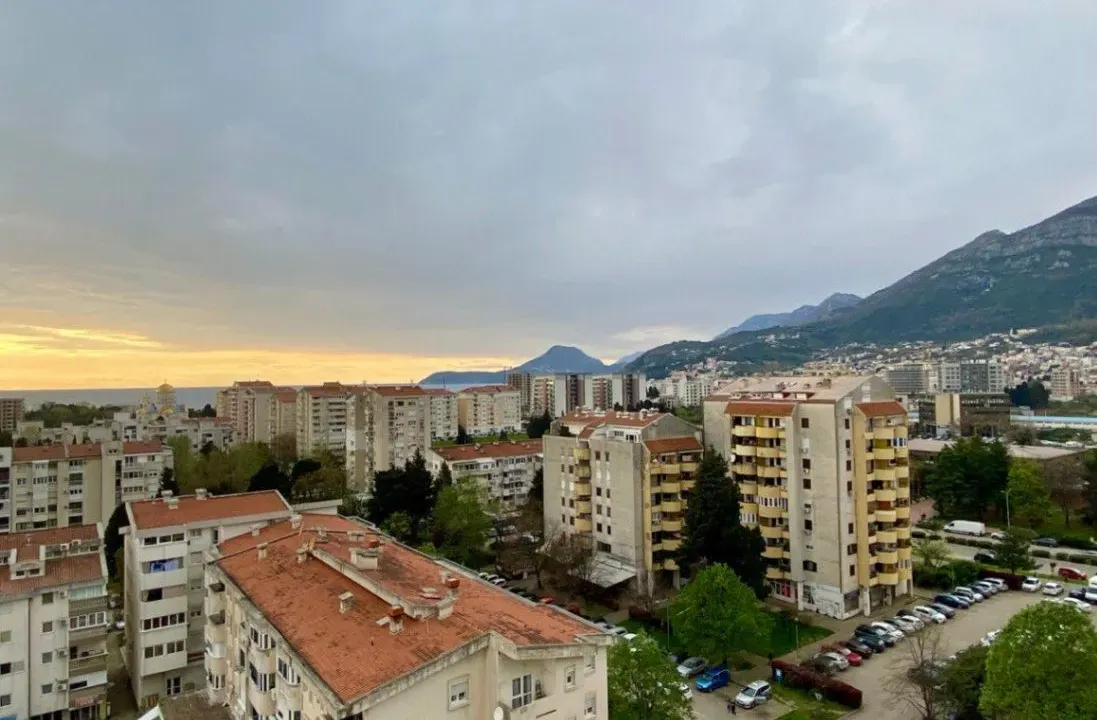 Prodaja, stan, 117m², Makedonsko naselje, Bar