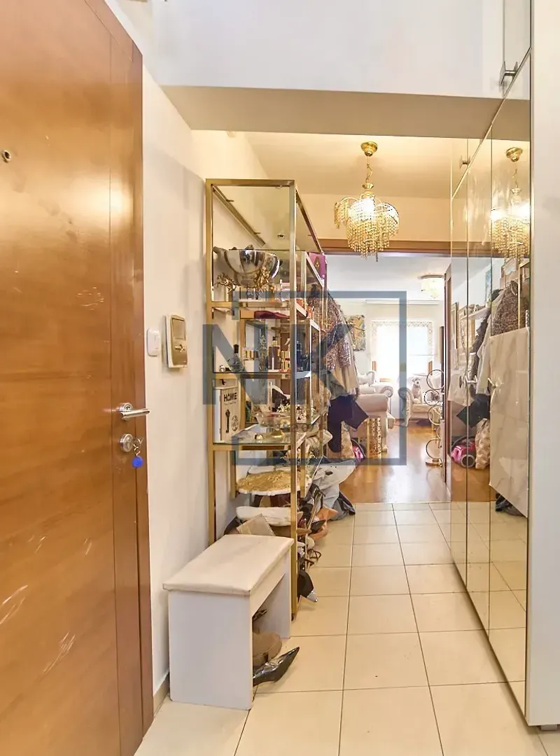 Prodaja, trosoban stan, 120m², Tološi, Podgorica