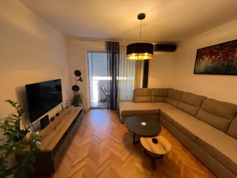 Izdavanje, dvosoban stan, 60m², Centar, Bar - image 4