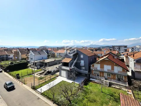 Izdavanje, jednosoban stan, 46m², Stari Aerodrom, Podgorica - image 13