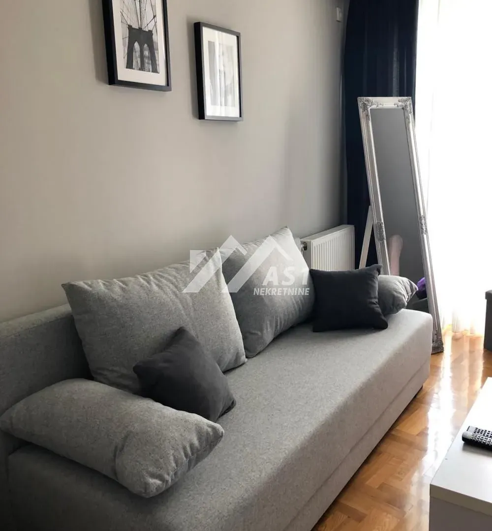 Izdavanje, jednosoban stan, 32m², Grbavica, Novi Sad Sve Podlokacije