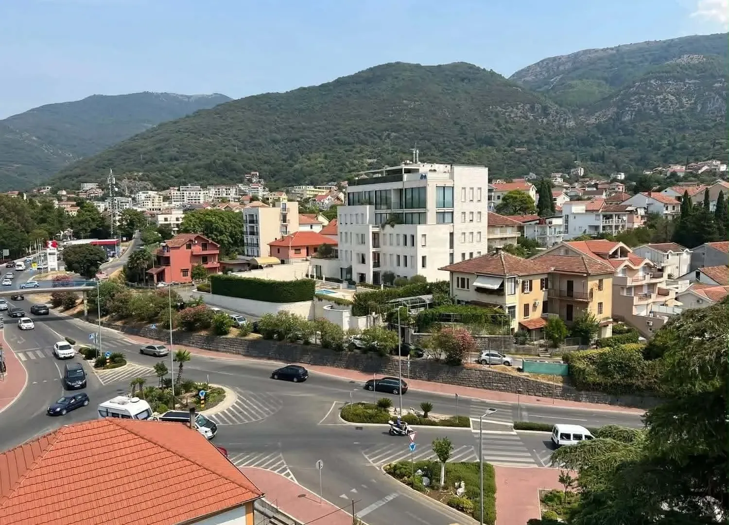Izdavanje, jednosoban stan, 75m², Centar, Tivat