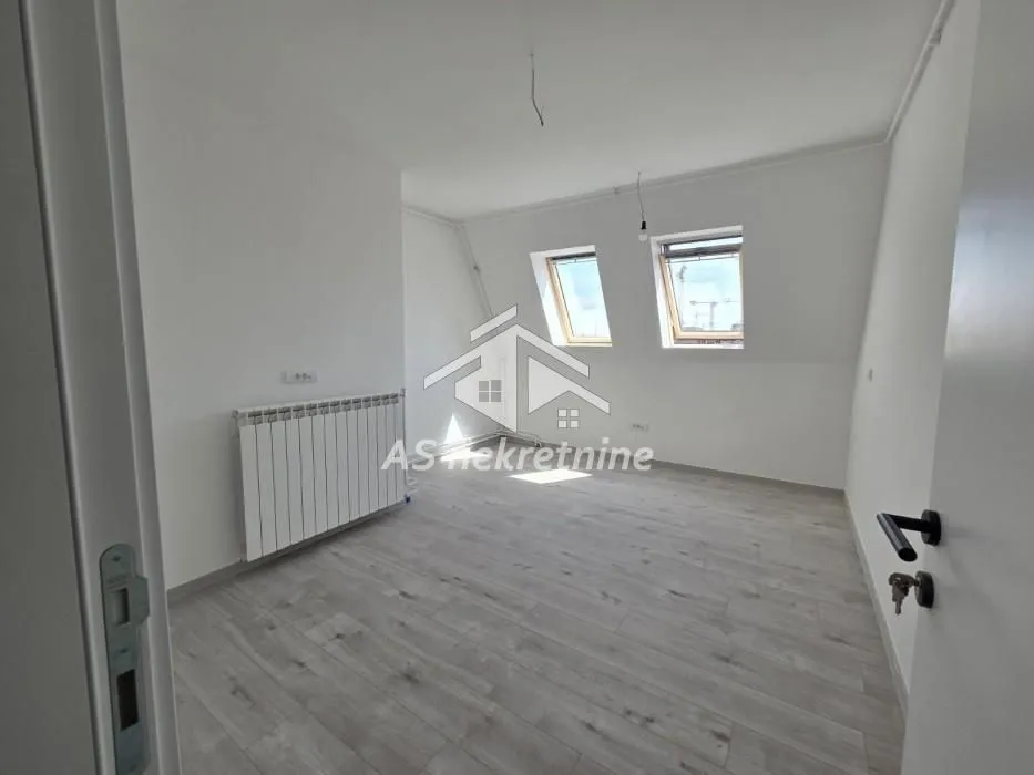 Rent, four bedroom apartment, 76m², Stari Grad, Beograd