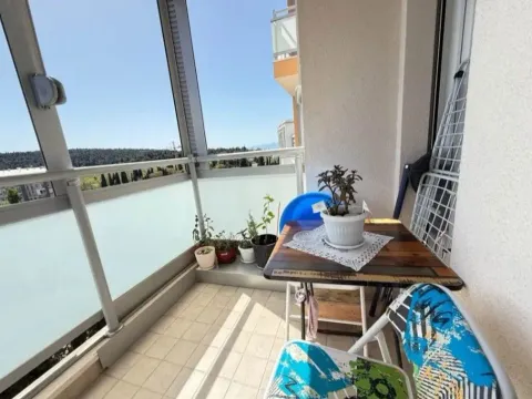 Rent, one bedroom apartment, 43m², City Kej, Podgorica - image 9