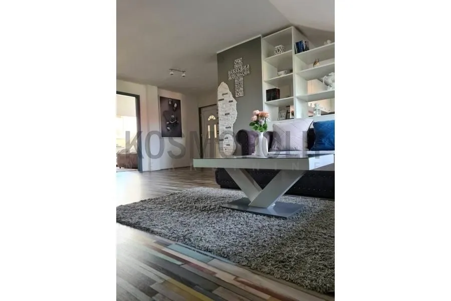 Prodaja, trosoban stan, 82m², Mladost, Pančevo
