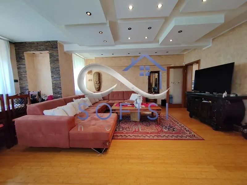 Prodaja, četvorosoban stan, 115m², Grbavica, Novi Sad Sve Podlokacije