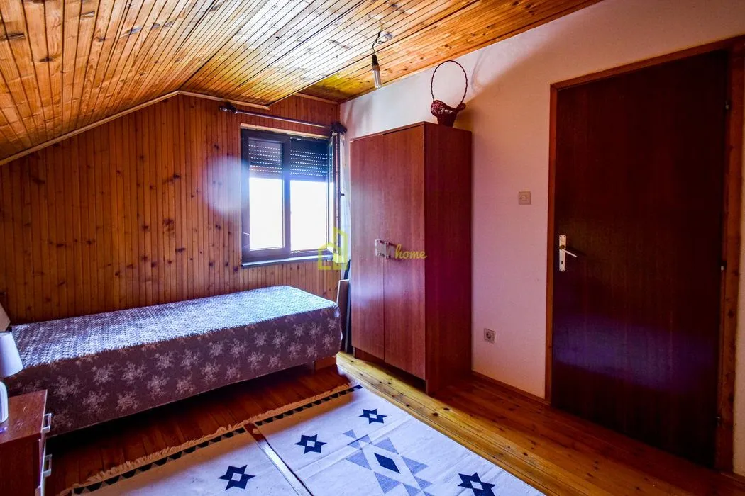 Sale, house, 370m², Tološi, Podgorica