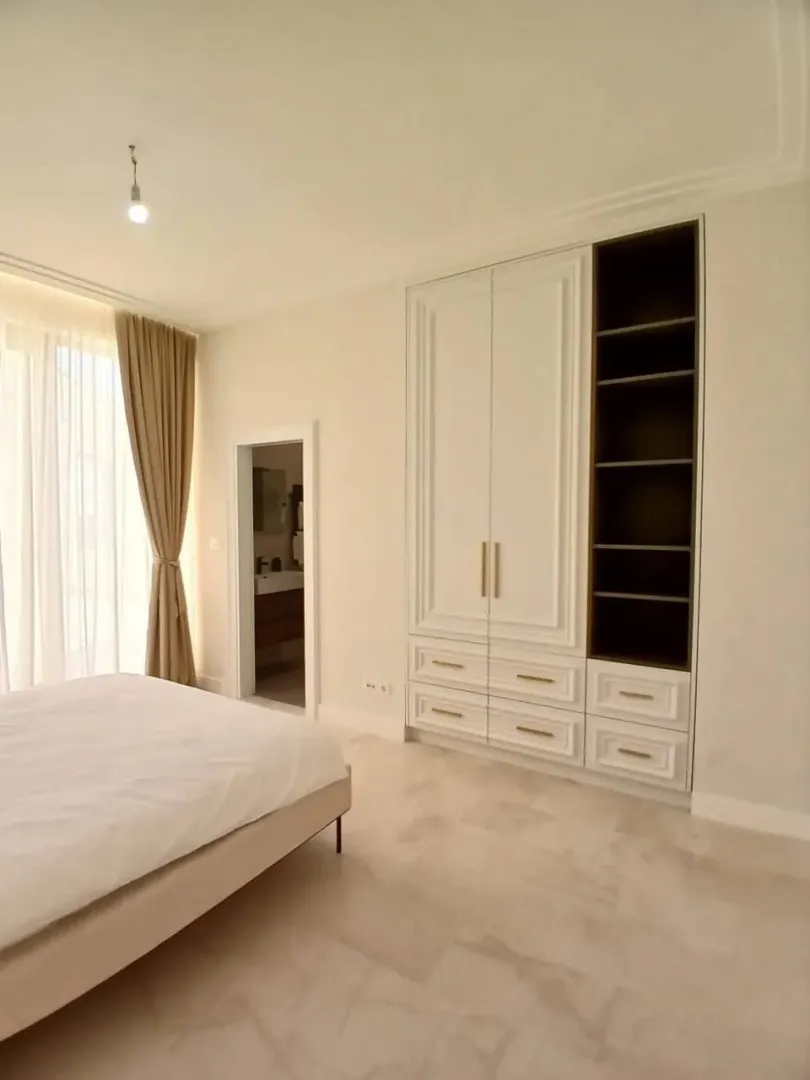 Sale, three bedroom apartment, 198m², Bečići, Budva