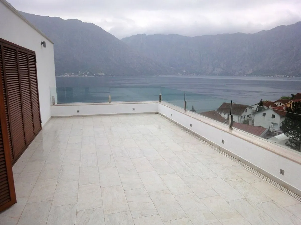 Sale, house, 585m², Stoliv, Kotor