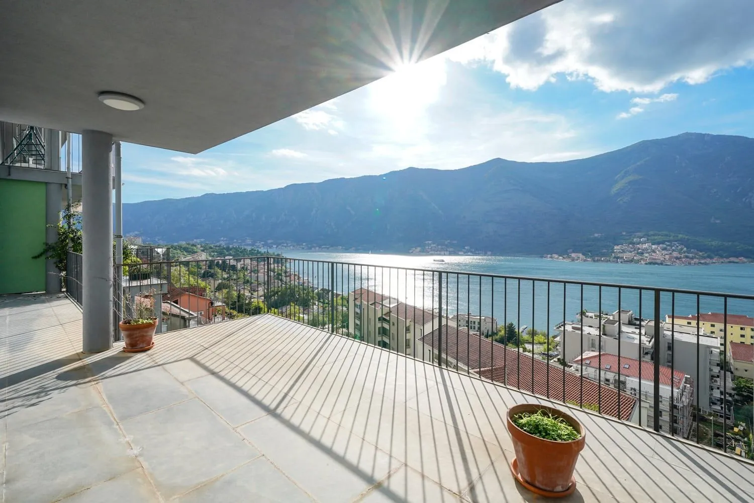 Prodaja, četvorosoban stan, 158m², Dobrota, Kotor