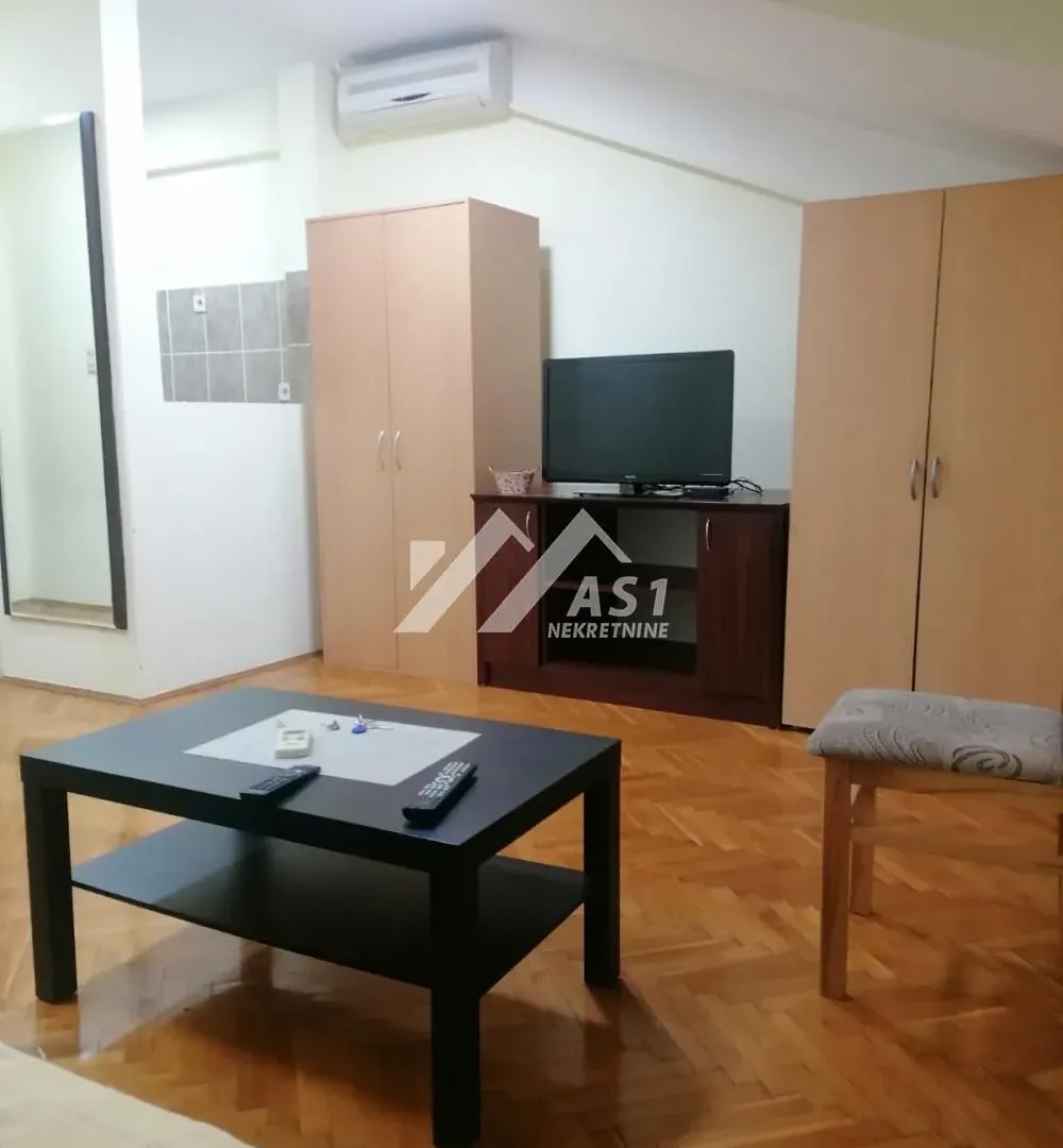 Izdavanje, stan, 26m², Salajka, Novi Sad Sve Podlokacije