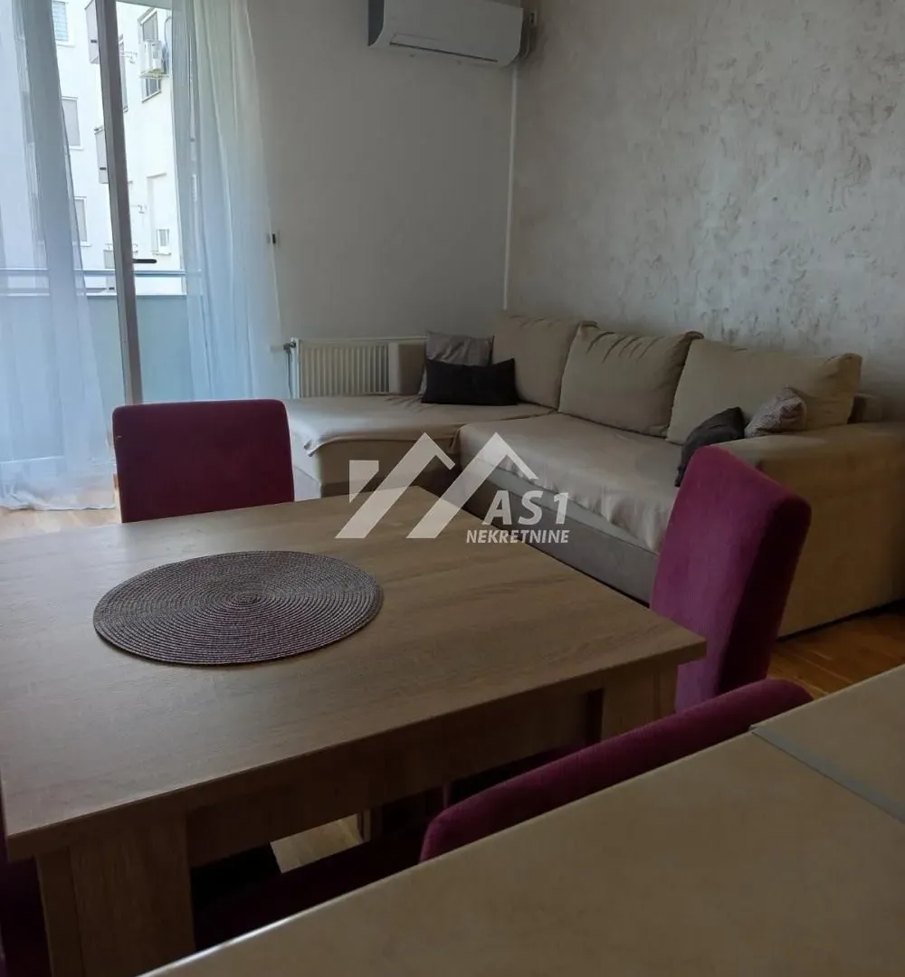 Izdavanje, jednosoban stan, 38m², Sajam, Novi Sad Sve Podlokacije