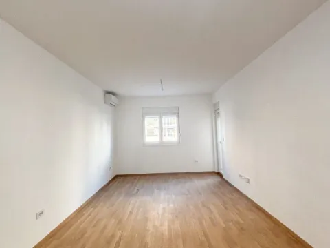 Prodaja, jednosoban stan, 46m², Stari Aerodrom, Podgorica