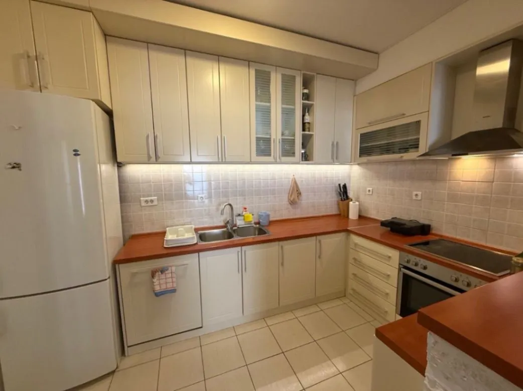 Izdavanje, dvosoban stan, 78m², City Kvart, Podgorica