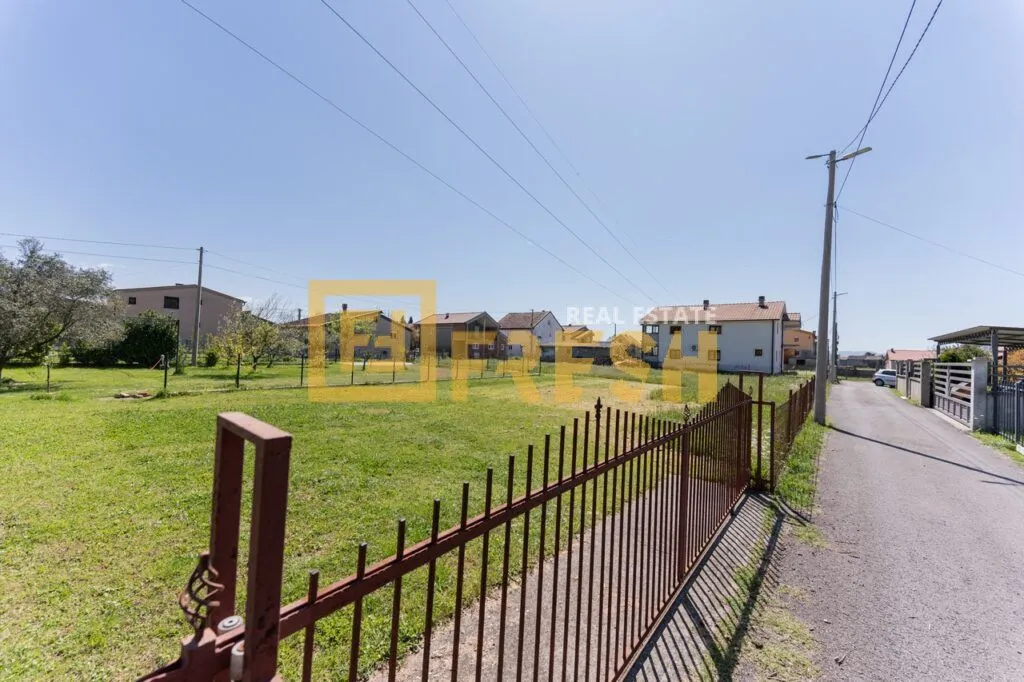 Prodaja, plac, 1100m², Rogami, Podgorica