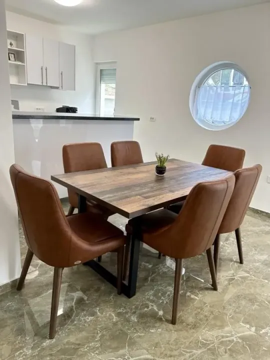 Rent, four bedroom apartment, 250m², Tivat, Crna Gora