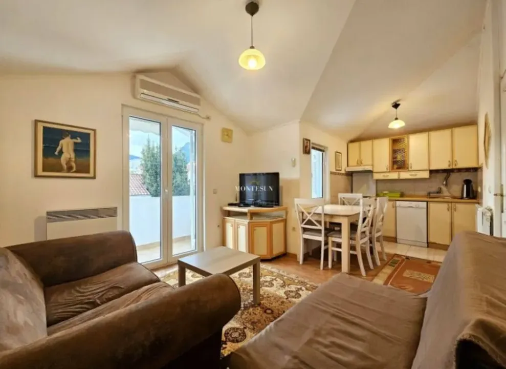 Izdavanje, jednosoban stan, 38m², Budva, Crna Gora