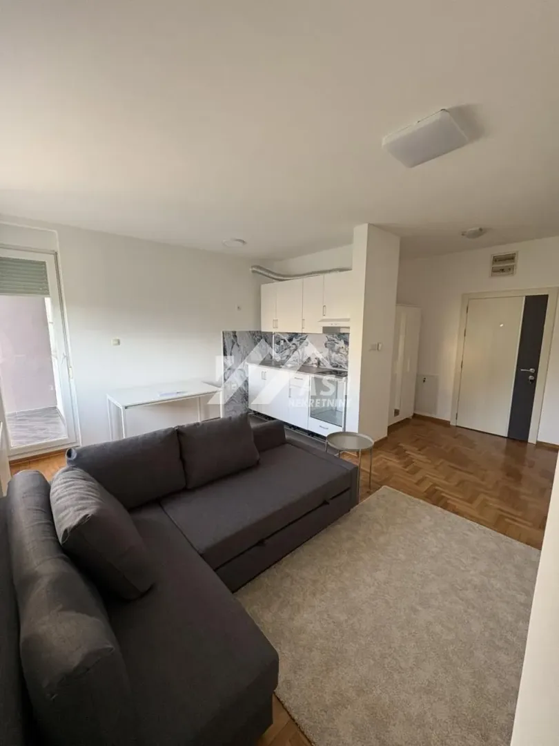 Izdavanje, trosoban stan, 60m², Rotkvarija, Novi Sad Sve Podlokacije