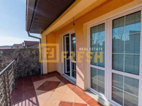 Prodaja, kuća, 100m², Stara Varoš, Podgorica - image 19