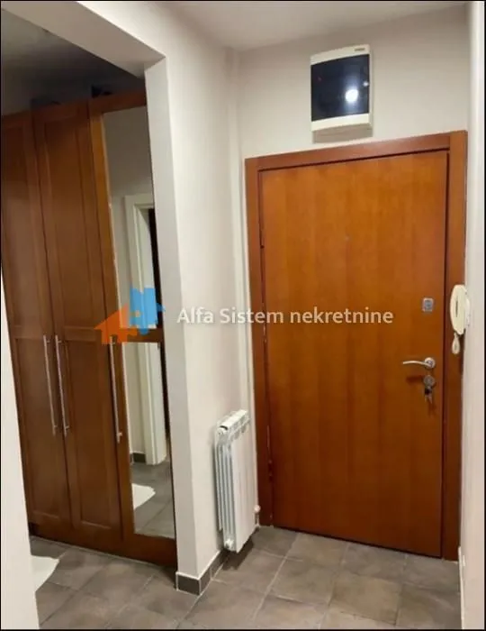 Izdavanje, dvosoban stan, 50m², Vračar Sve Podlokacije, Beograd