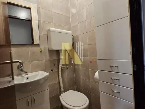 Izdavanje, trosoban stan, 89m², Centar, Novi Sad - image 10