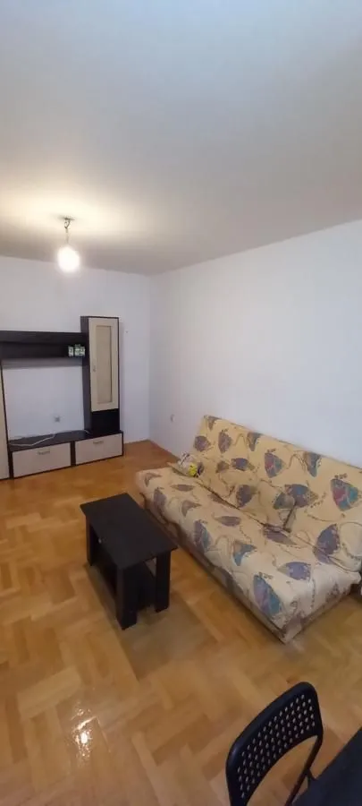 Izdavanje, jednosoban stan, 40m², Centar, Niš