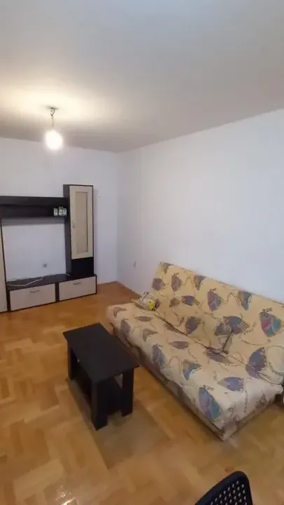 Izdavanje, jednosoban stan, 40m², Centar, Niš