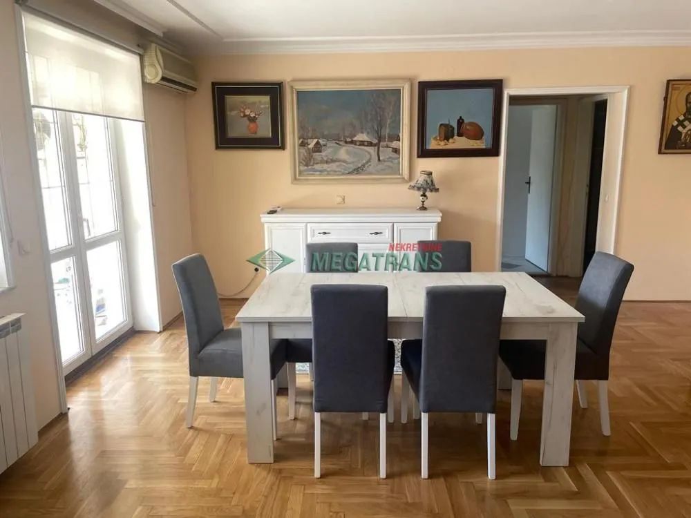 Izdavanje, četvorosoban stan, 130m², Vračar Hram, Vračar Sve Podlokacije