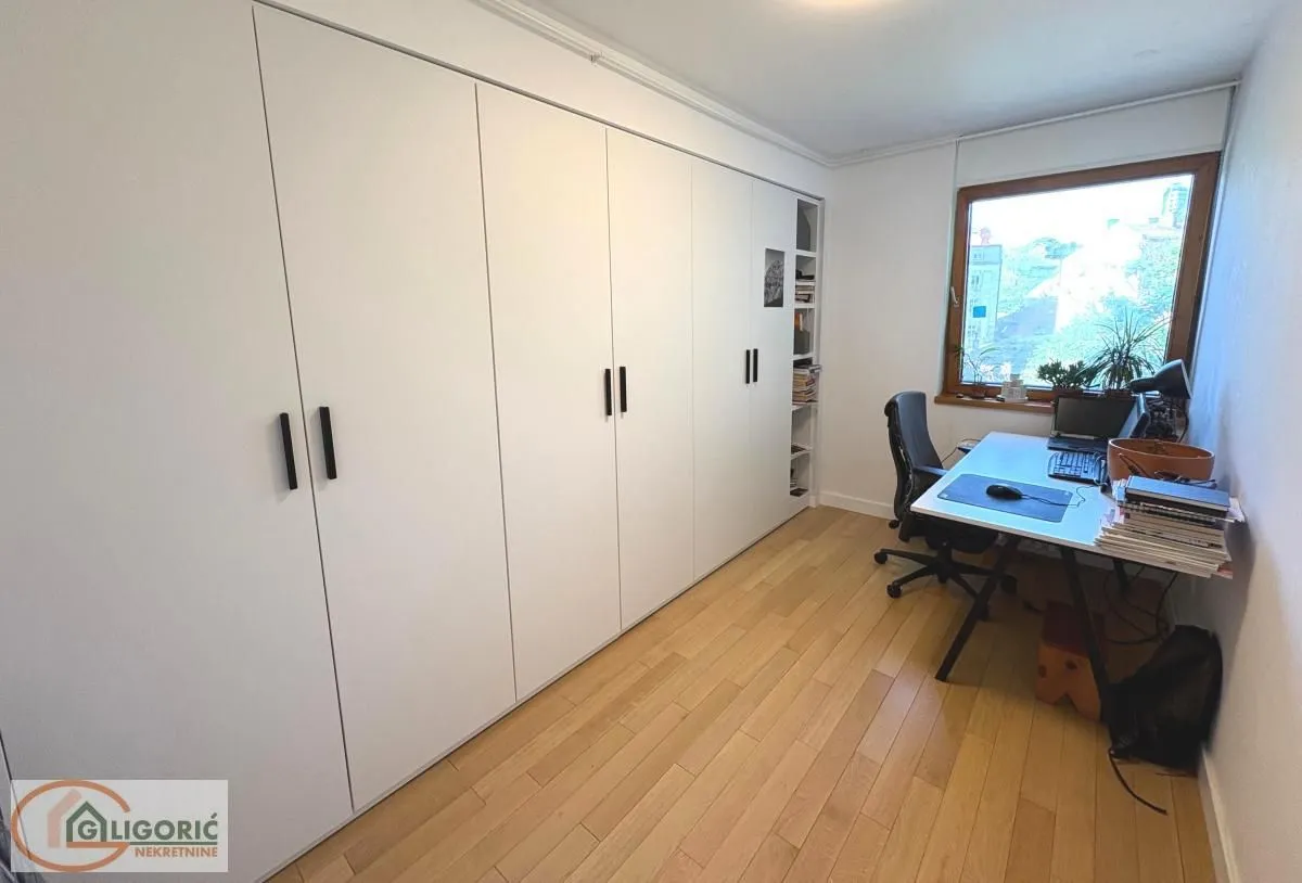 Prodaja, trosoban stan, 86m², Gundulićev Venac, Beograd