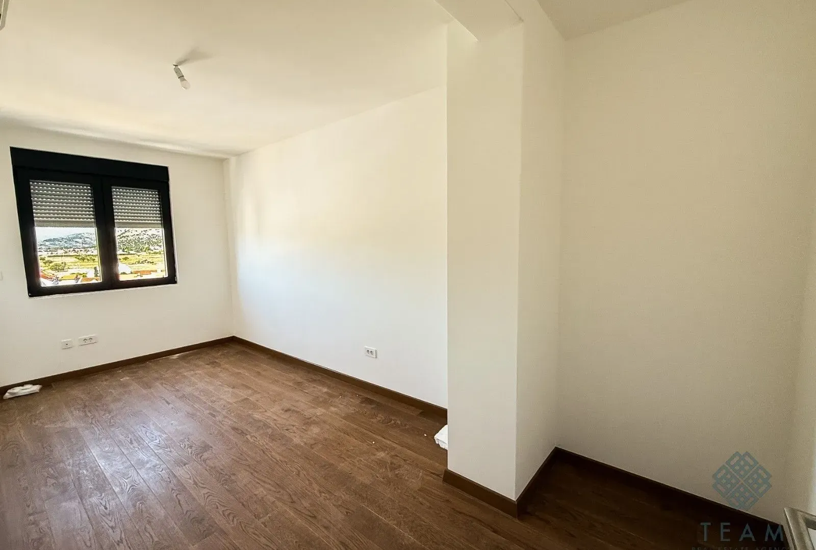 Prodaja, trosoban stan, 127m², Tološka šuma, Podgorica