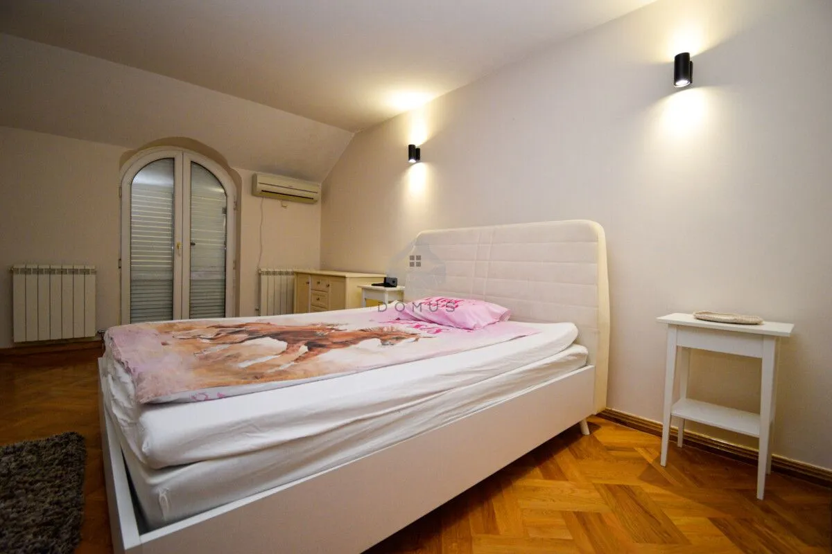 Rent, house, 200m², Gorica C, Podgorica