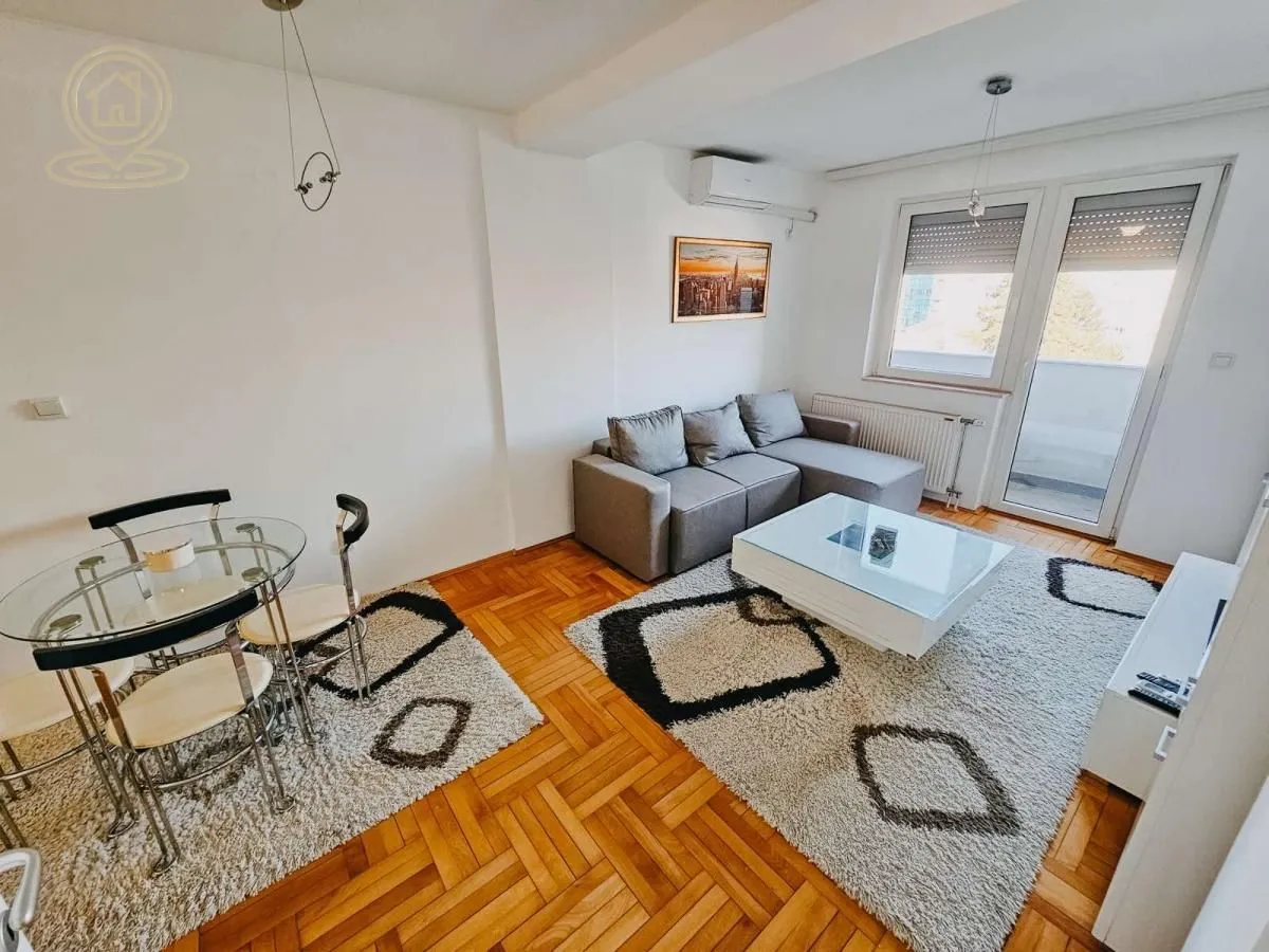 Izdavanje, trosoban stan, 70m², Medijana, Niš