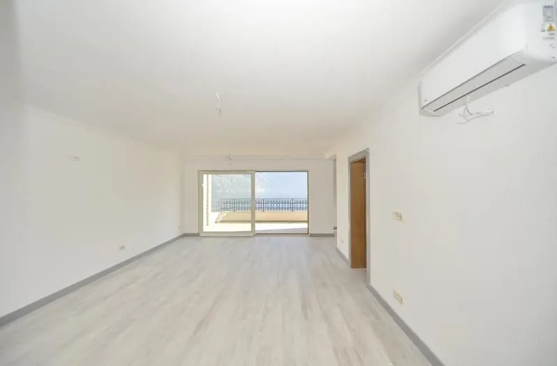 Prodaja, četvorosoban stan, 123m², Herceg Novi, Crna Gora