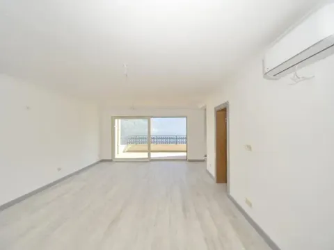 Prodaja, četvorosoban stan, 123m², Herceg Novi, Crna Gora - image 2