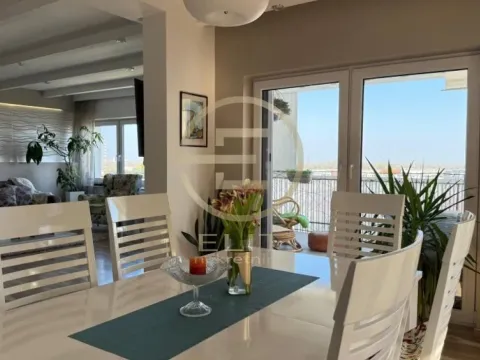 Prodaja, kuća, 273m², Petrovaradin, Novi Sad - image 16