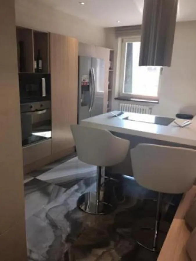 Rent, three bedroom apartment, 240m², Kalenić Pijaca, Vračar Sve Podlokacije