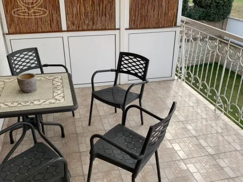 Izdavanje, četvorosoban stan, 135m², Savski Venac, Beograd - image 16