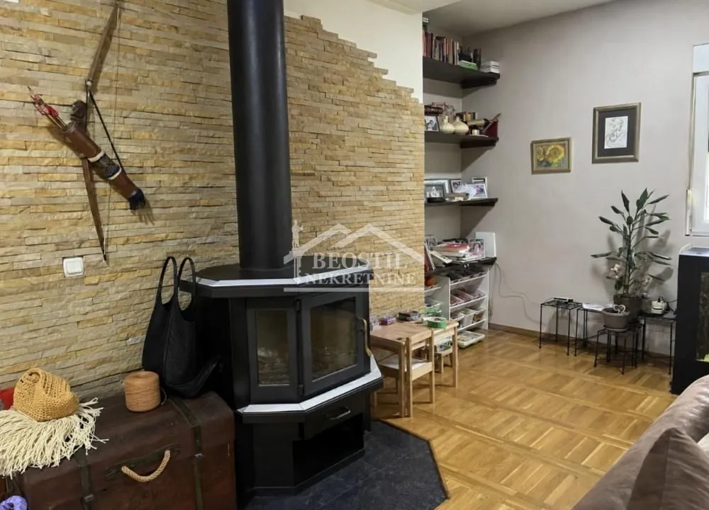Sale, house, 254m², Ledine, Beograd
