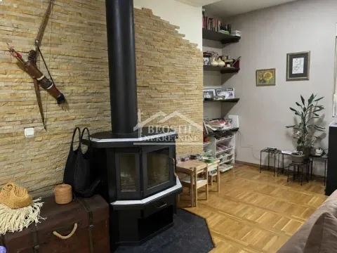Sale, house, 254m², Ledine, Beograd - image 2