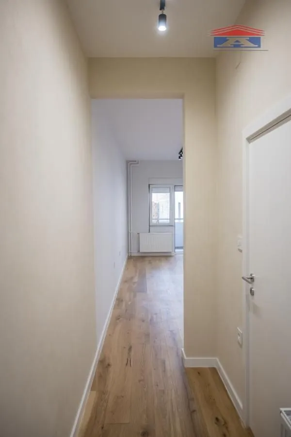 Prodaja, garsonjera, 27m², Bulevar Oslobodjenja, Novi Sad Sve Podlokacije