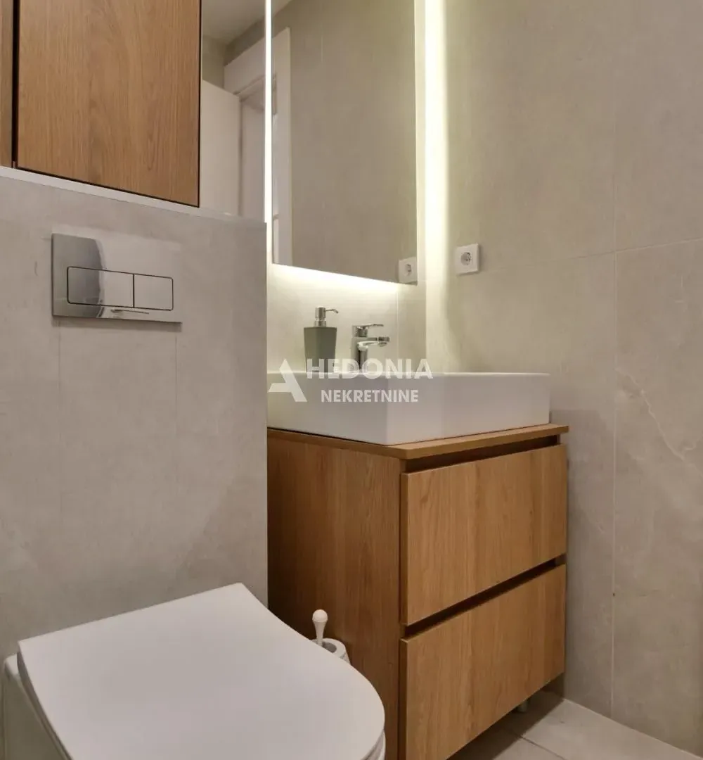 Sale, three bedroom apartment, 99m², Južni Bulevar, Vračar Sve Podlokacije