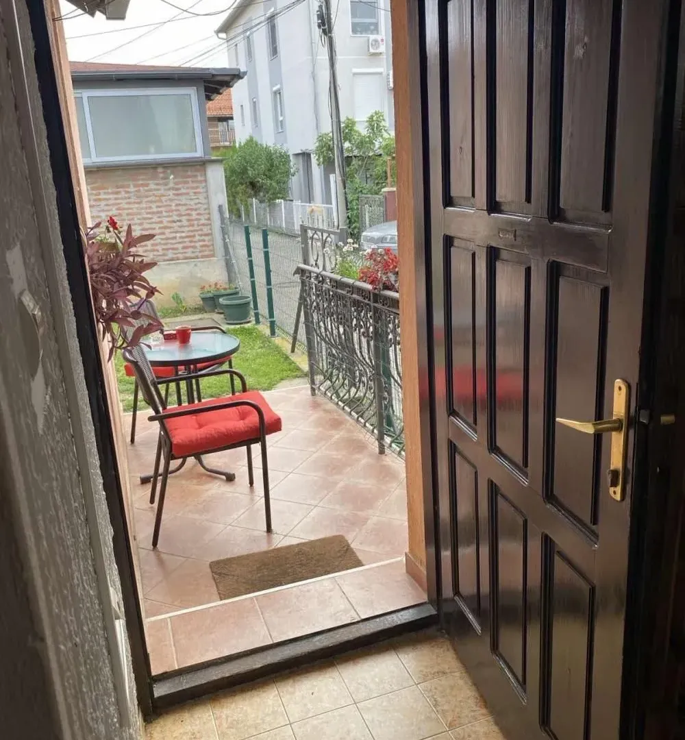 Izdavanje, kuća, 83m², Čukarica, Beograd