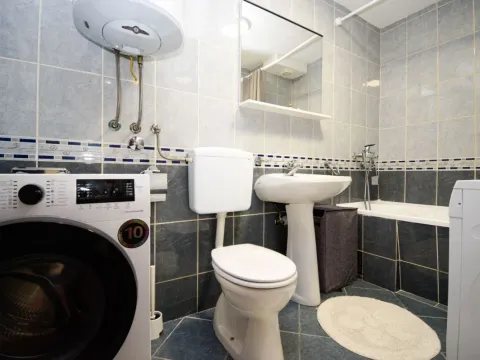 Rent, one bedroom apartment, 49m², Vezirov Most, Podgorica - image 9