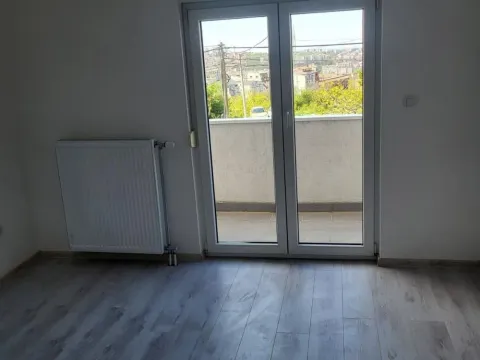 Izdavanje, kuća, 160m², Zvezdara Sve Podlokacije, Beograd - image 8
