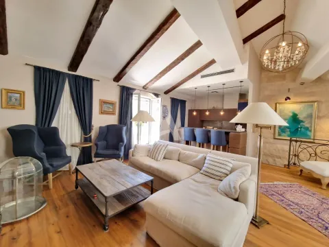 Sale, three bedroom apartment, 192m², Stari Grad, Budva - image 11