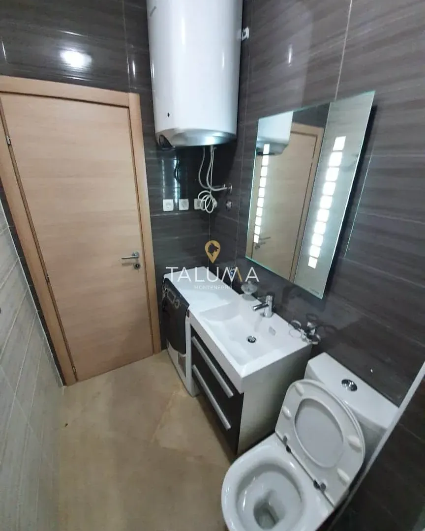 Izdavanje, dvosoban stan, 65m², Momišići, Podgorica
