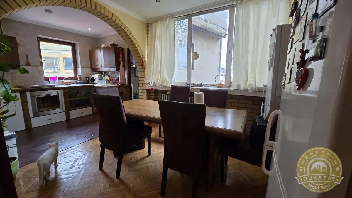 Prodaja, trosoban stan, 87m², Centar, Novi Sad